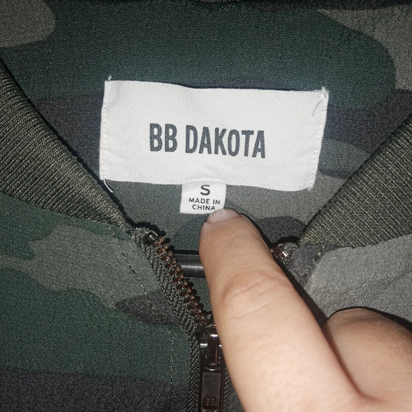 BB Dakota Can't See Me Camo Bomber Jacket Size Small - Picture 6 of 7